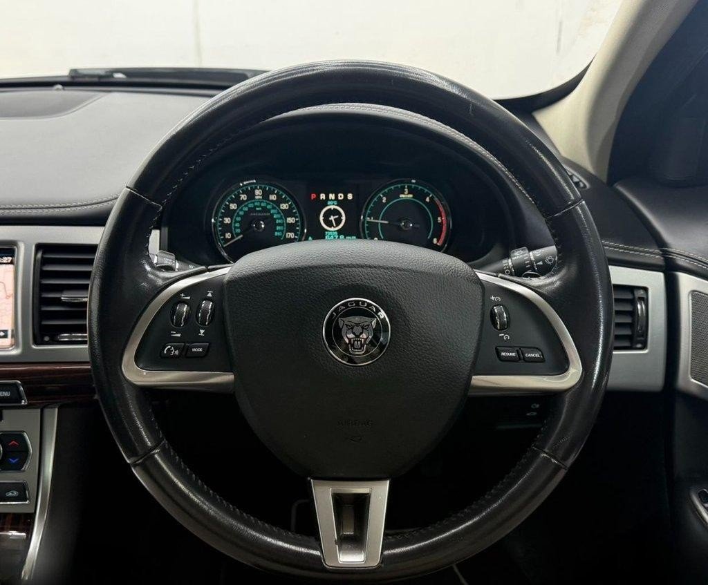 2015 15 JAGUAR XF 2.2D PORTFOLIO SALOON 4DR DIESEL AUTO EURO 5 (S/S) (163 PS) DI