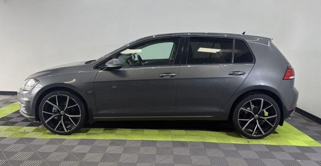 2017 67 VOLKSWAGEN GOLF 1.6 TDI BLUEMOTION TECH SE NAV HATCHBACK 5DR DIESEL MANU
